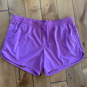 Columbia running shorts XL two front mesh pockets